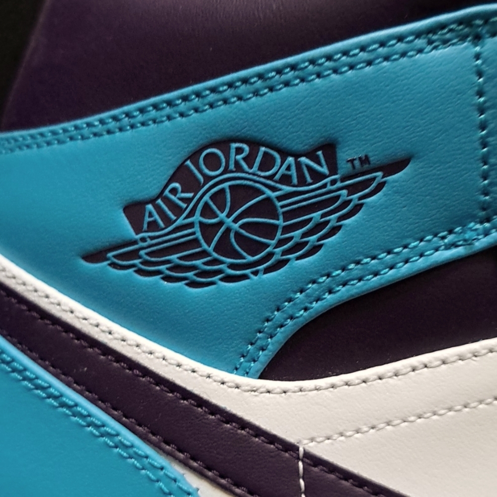 Size 10 Mens Jordan 1 Mid Hornets 2018 NWT - Picture 8 of 10